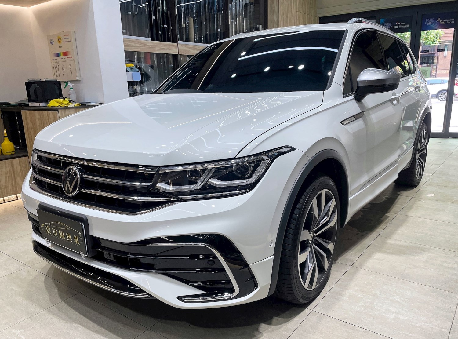 新北震宣汽車隔熱紙-福斯 tiguan-前檔隔熱紙FSK冰鑽at35-車窗隔熱紙FSK冰鑽KT8